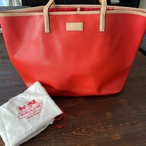 Coach tote bag in red-orange leather